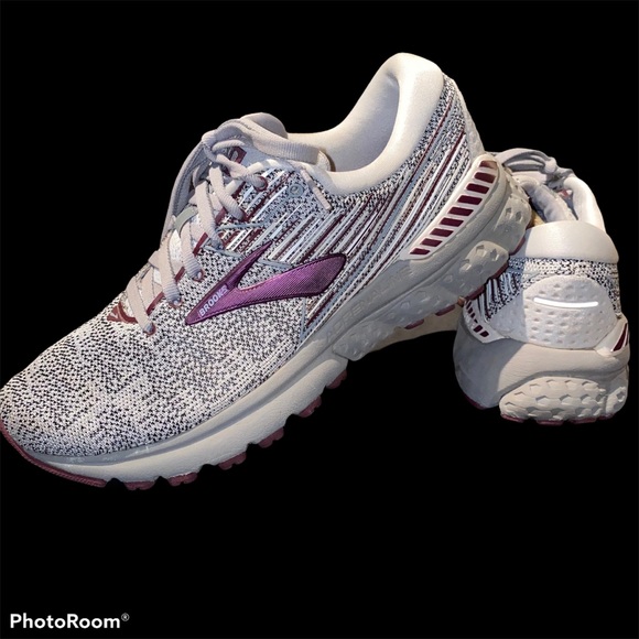brooks running shoes support